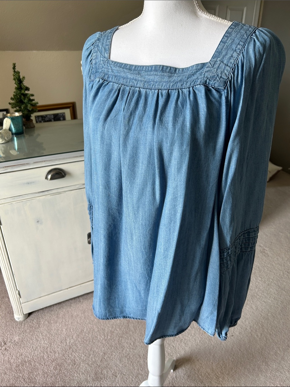 LC Lauren Conrad Light Blue Chambray Peasant Top